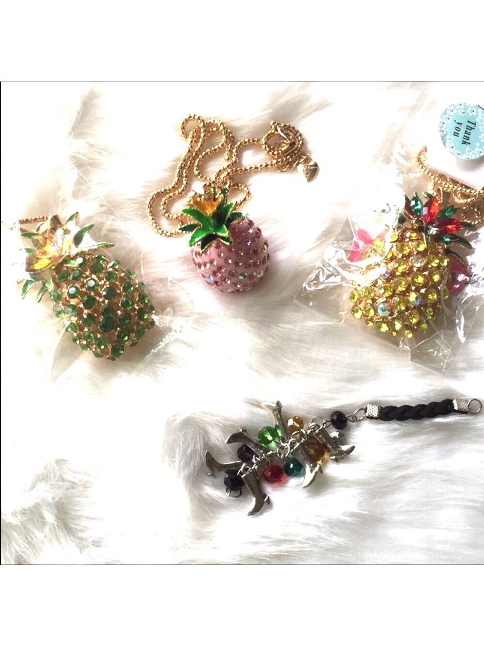 🎉 HOST PICK 🎉 NEW small silver‎ boots 👢 charms